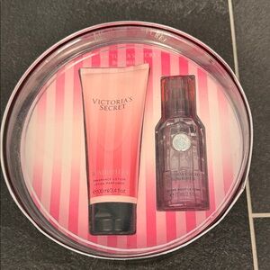 Victoria's Secret Bombshell Lotion and Mist Set - Pink and Black